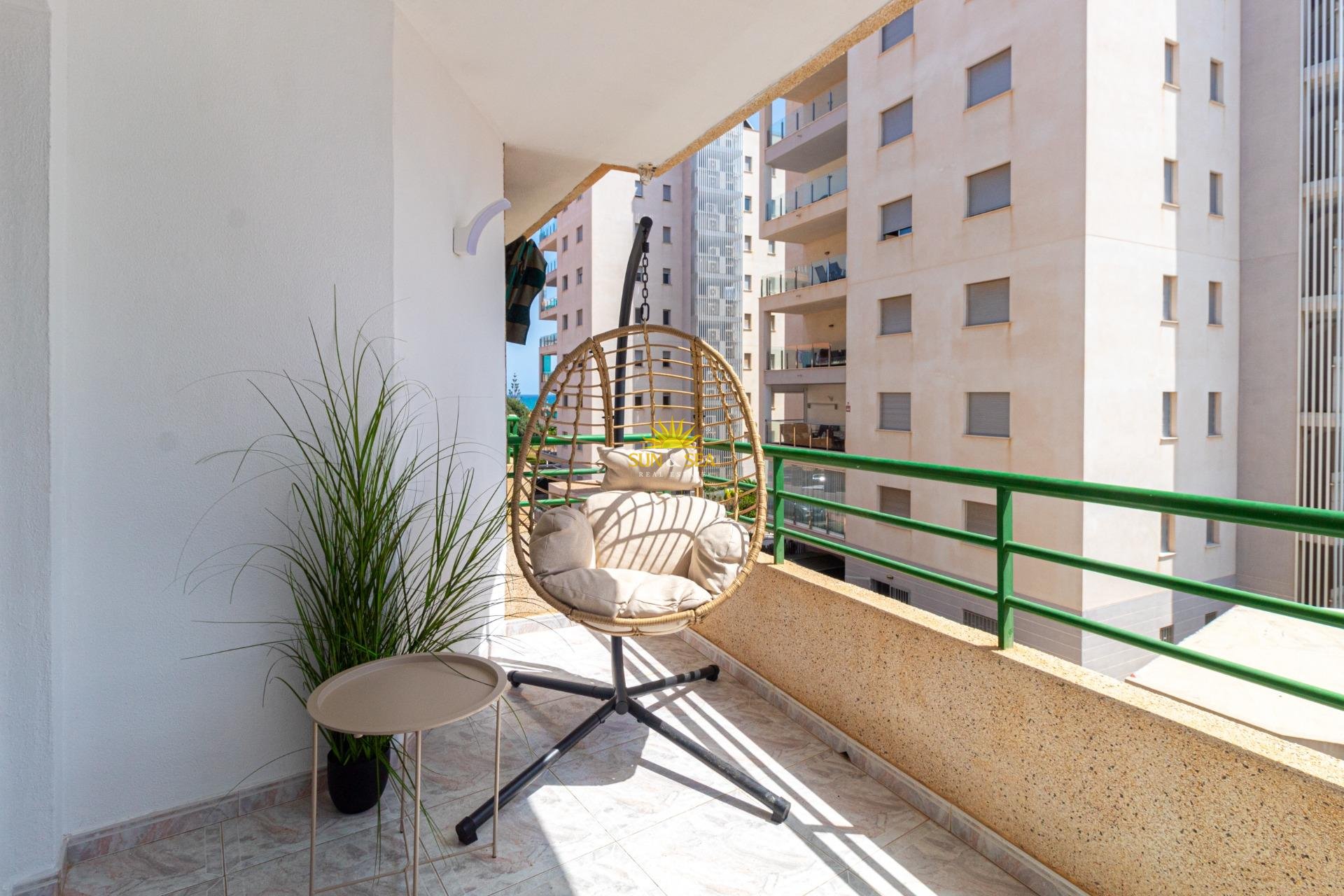 Resale - Apartment - Torrevieja - La Mata pueblo