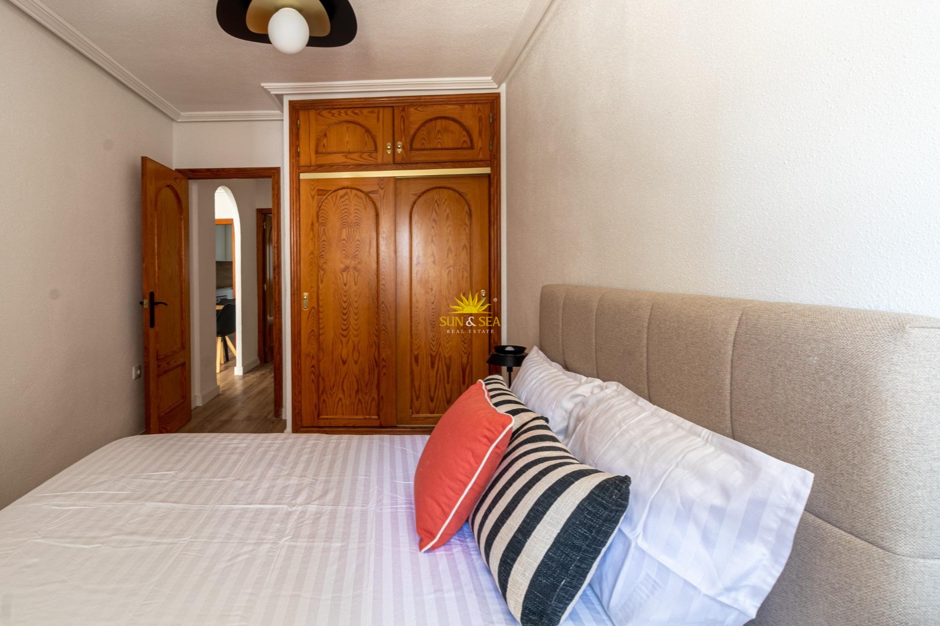 Resale - Apartment - Torrevieja - La Mata pueblo