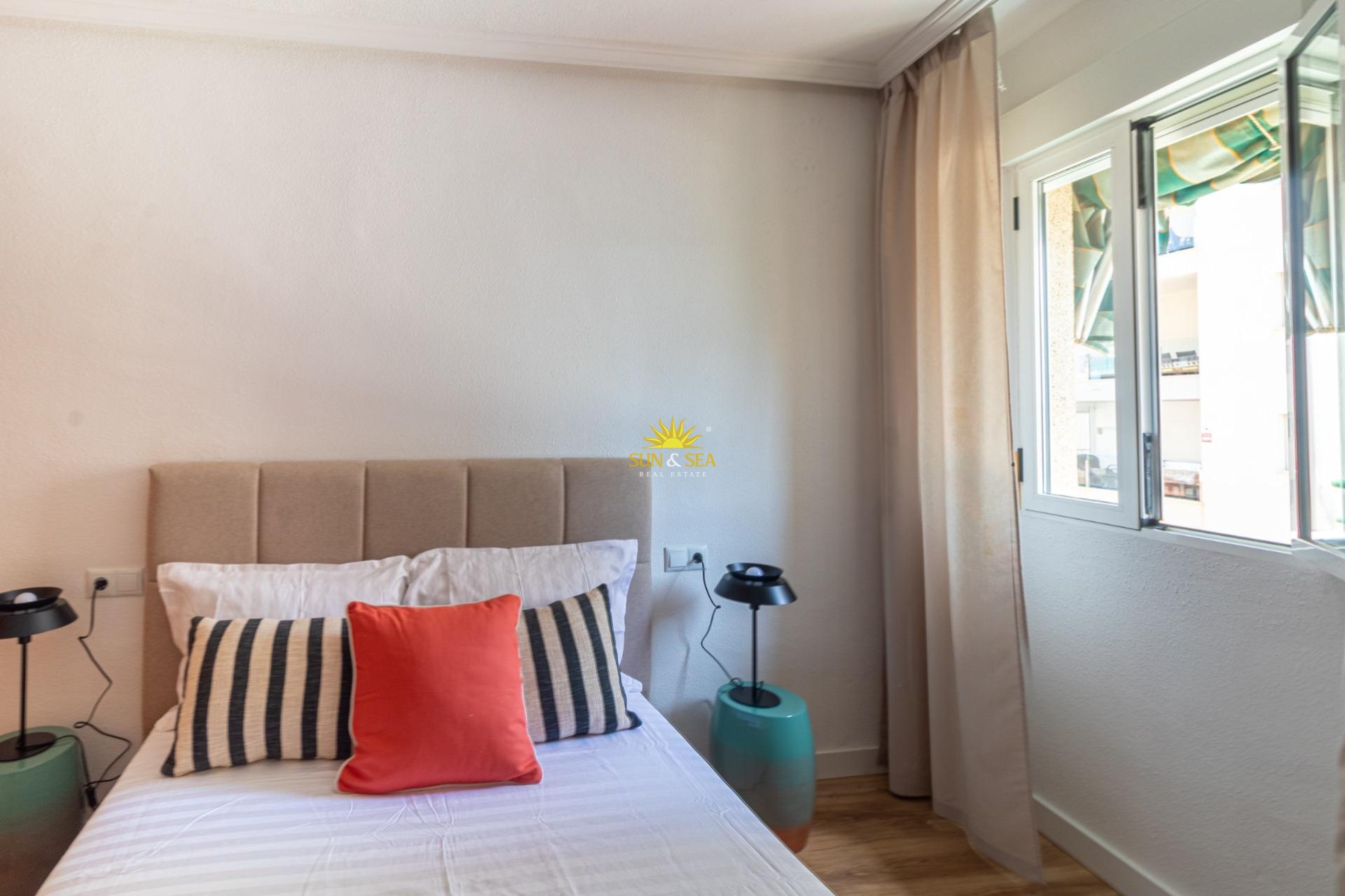 Resale - Apartment - Torrevieja - La Mata pueblo