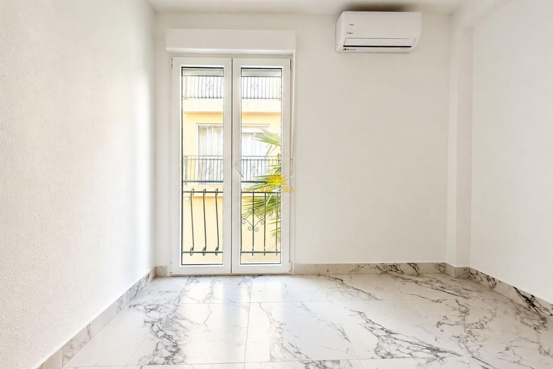 Resale - Apartment - Torrevieja - La veleta