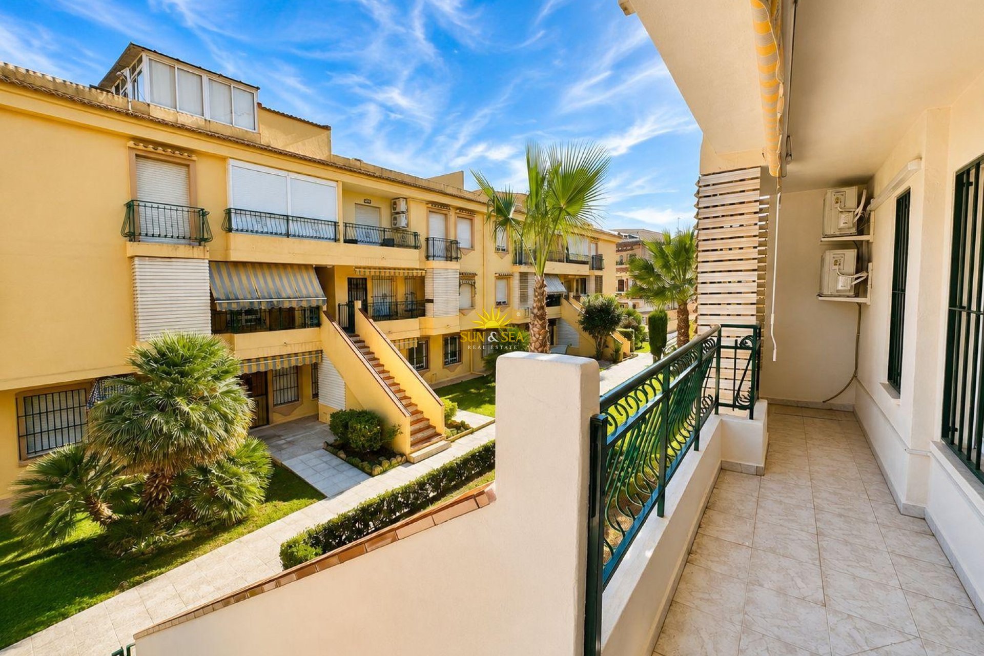 Resale - Apartment - Torrevieja - La veleta