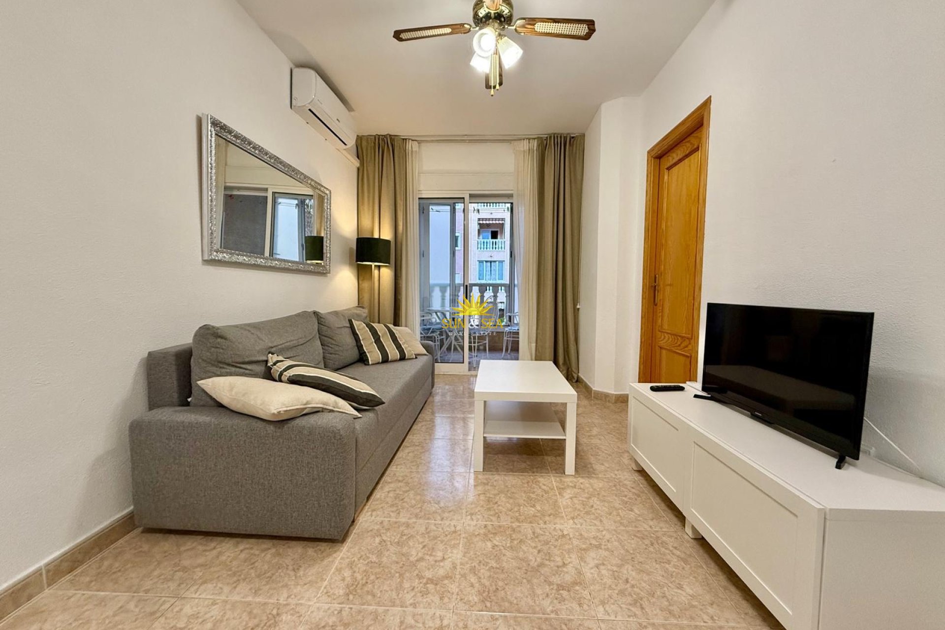 Resale - Apartment - Torrevieja - Parque las naciones