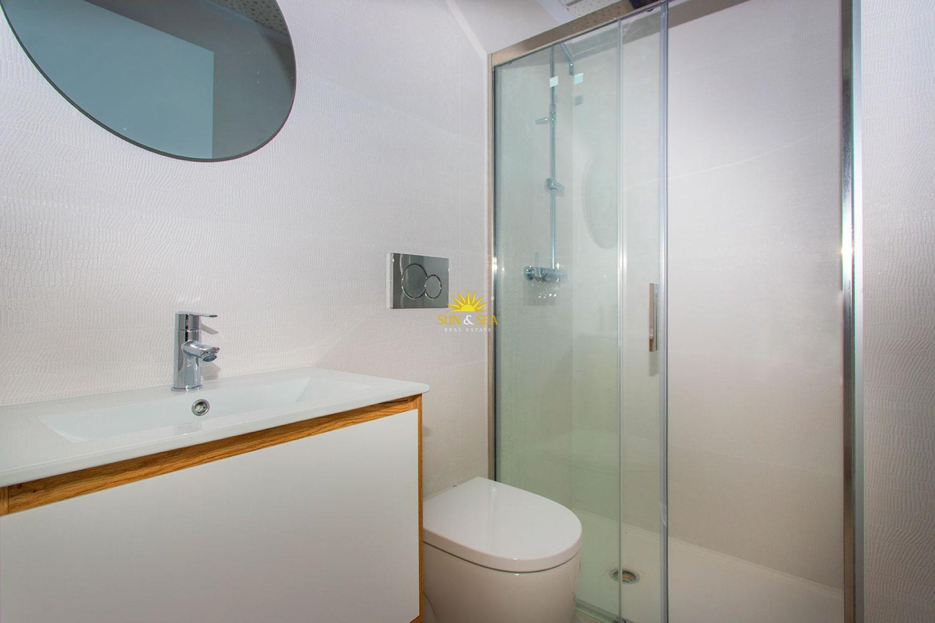 Resale - Apartment - Torrevieja - Paseo maritimo
