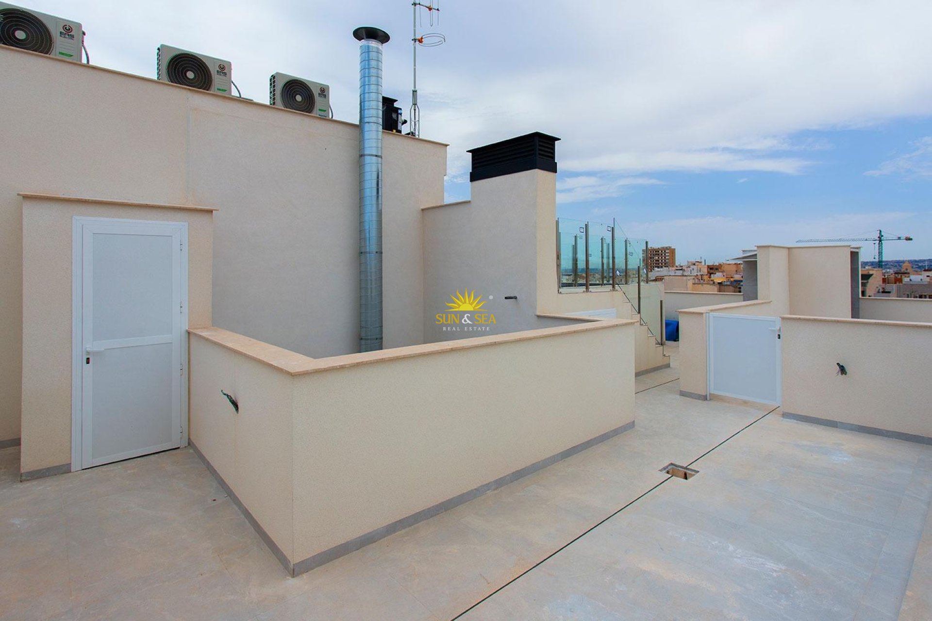 Resale - Apartment - Torrevieja - Paseo maritimo