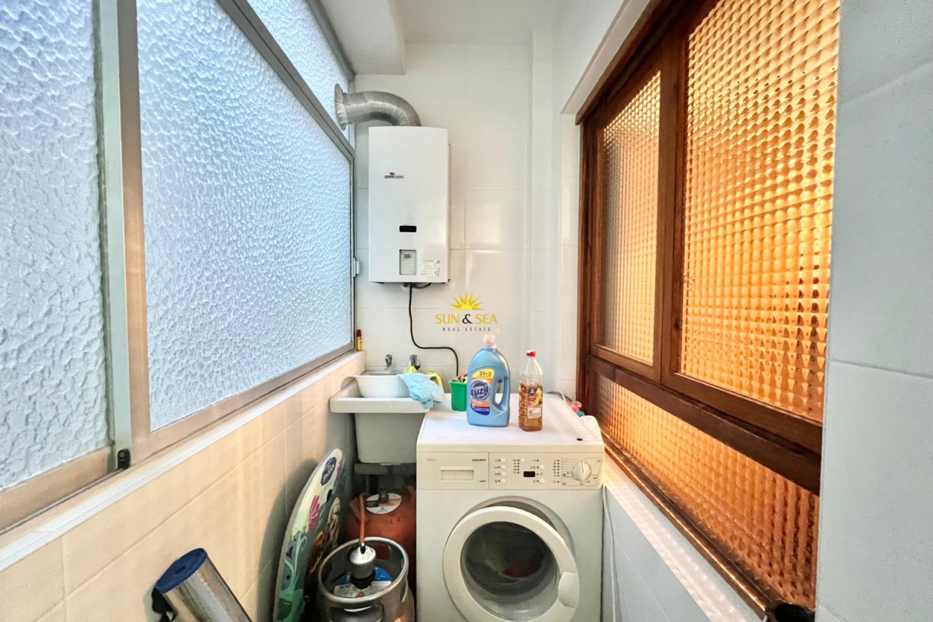 Resale - Apartment - Torrevieja - Paseo maritimo