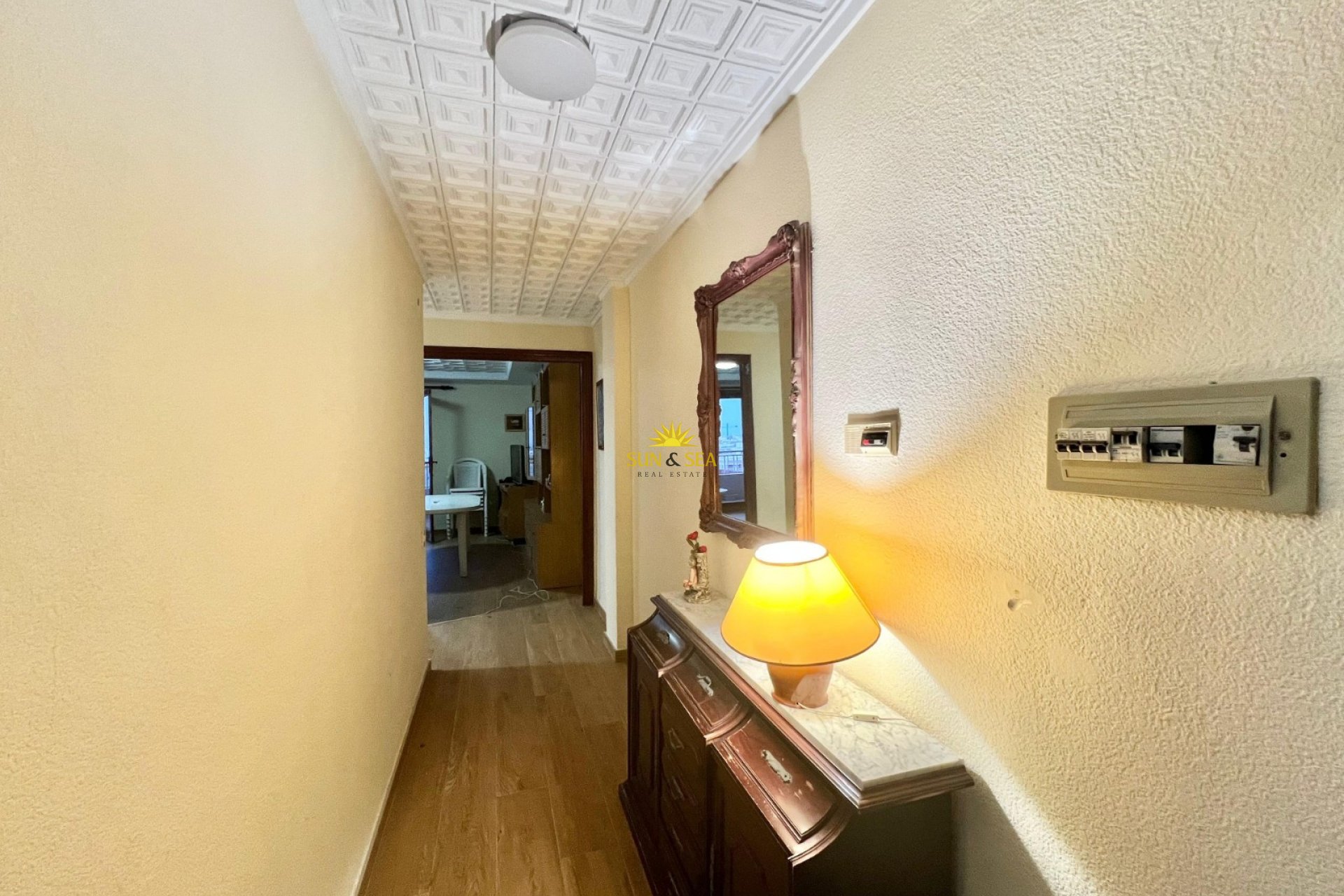 Resale - Apartment - Torrevieja - Paseo maritimo