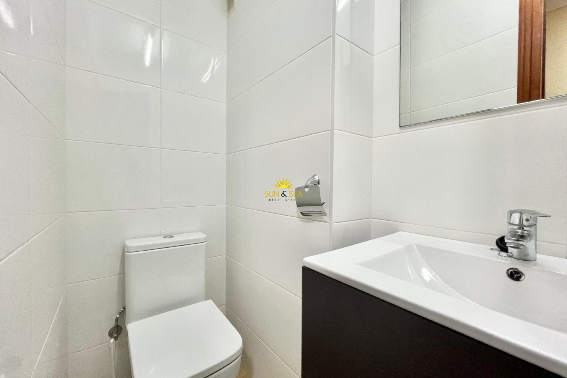 Resale - Apartment - Torrevieja - Paseo maritimo
