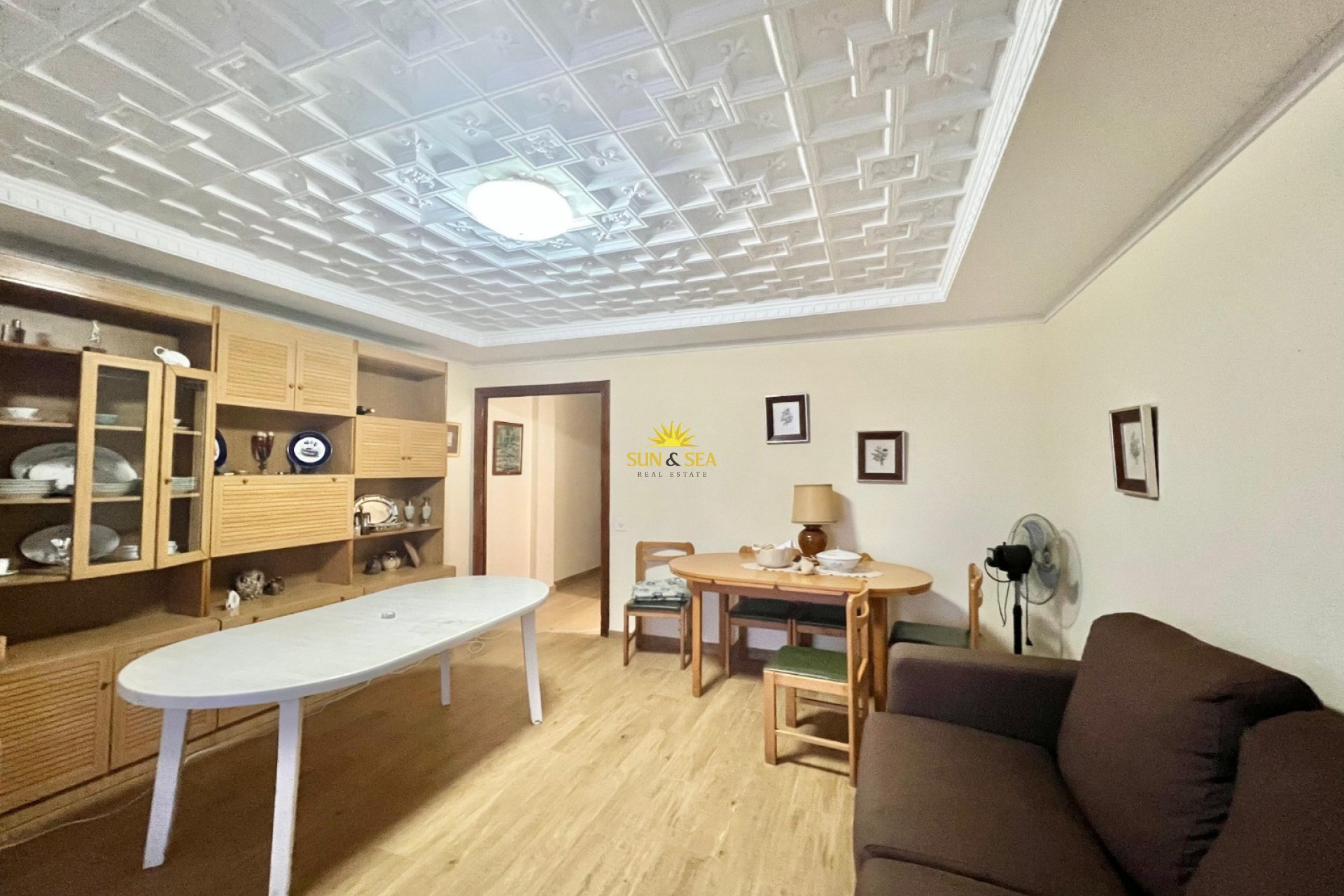 Resale - Apartment - Torrevieja - Paseo maritimo