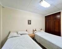 Resale - Apartment - Torrevieja - Paseo maritimo