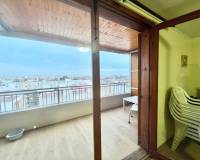 Resale - Apartment - Torrevieja - Paseo maritimo