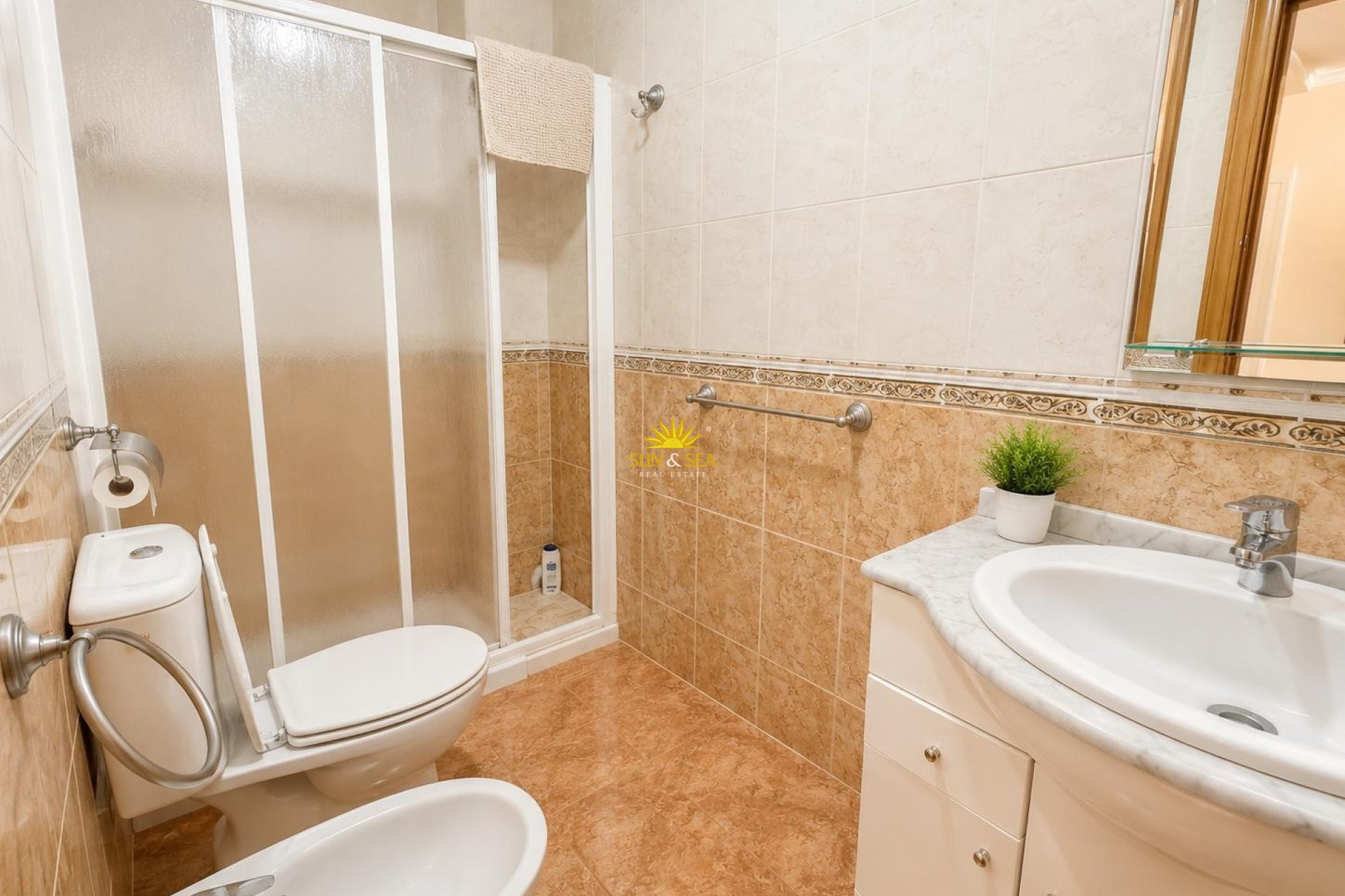 Resale - Apartment - Torrevieja - Paseo maritimo