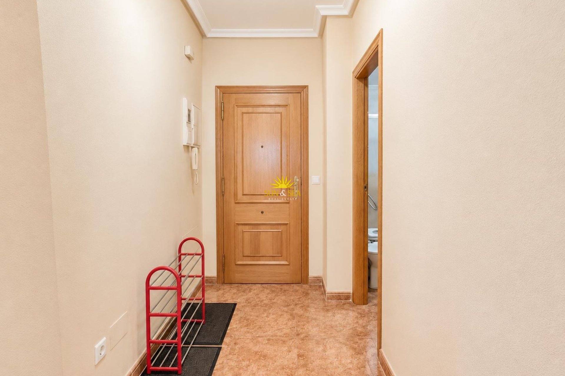 Resale - Apartment - Torrevieja - Paseo maritimo