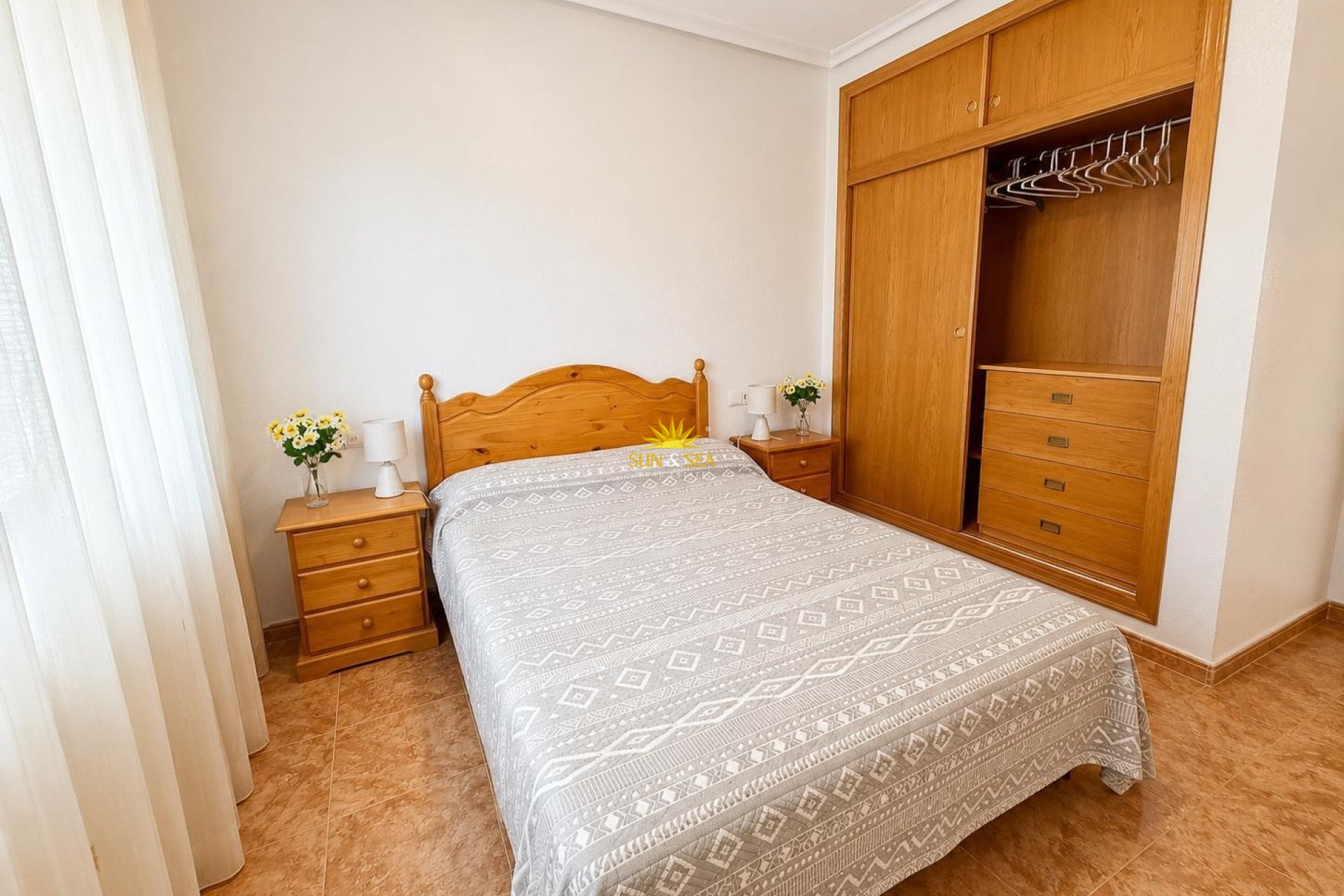 Resale - Apartment - Torrevieja - Paseo maritimo
