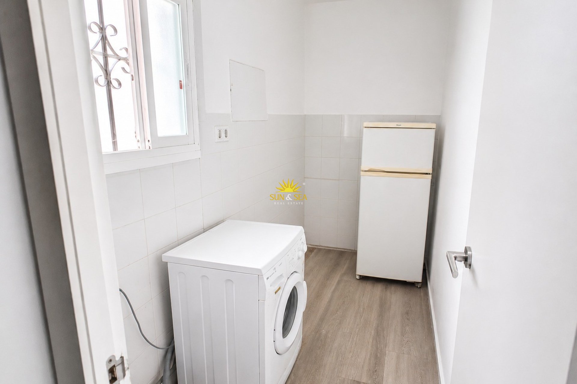 Resale - Apartment - Torrevieja - Paseo maritimo