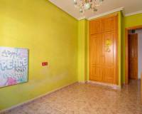 Resale - Apartment - Torrevieja - Playa de los locos