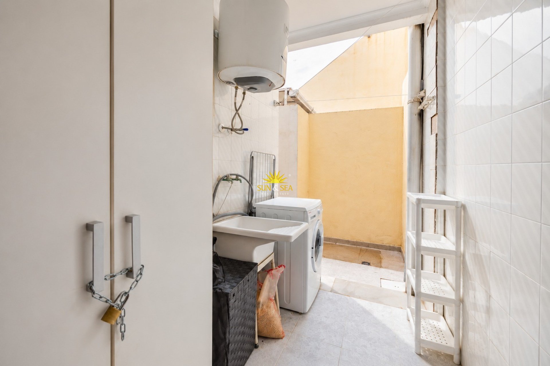 Resale - Apartment - Torrevieja - Playa de los Locos