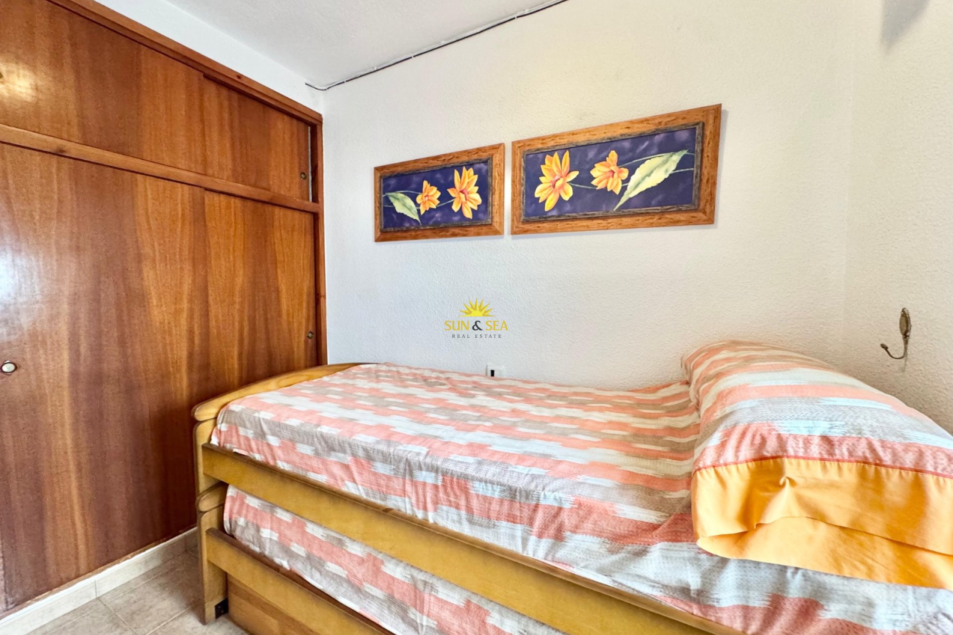 Resale - Apartment - Torrevieja - Playa del Acequión