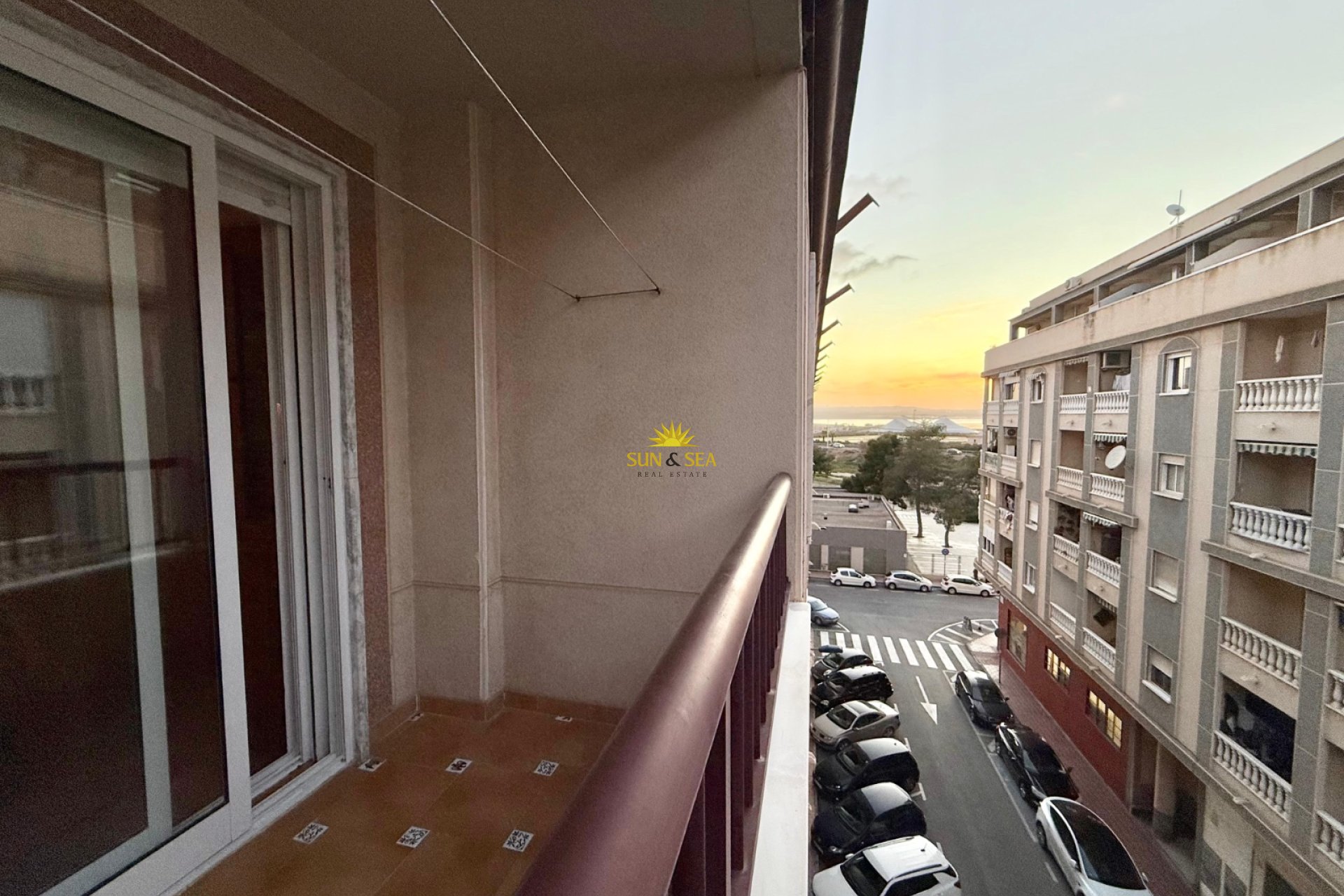 Resale - Apartment - Torrevieja - Playa del Acequión