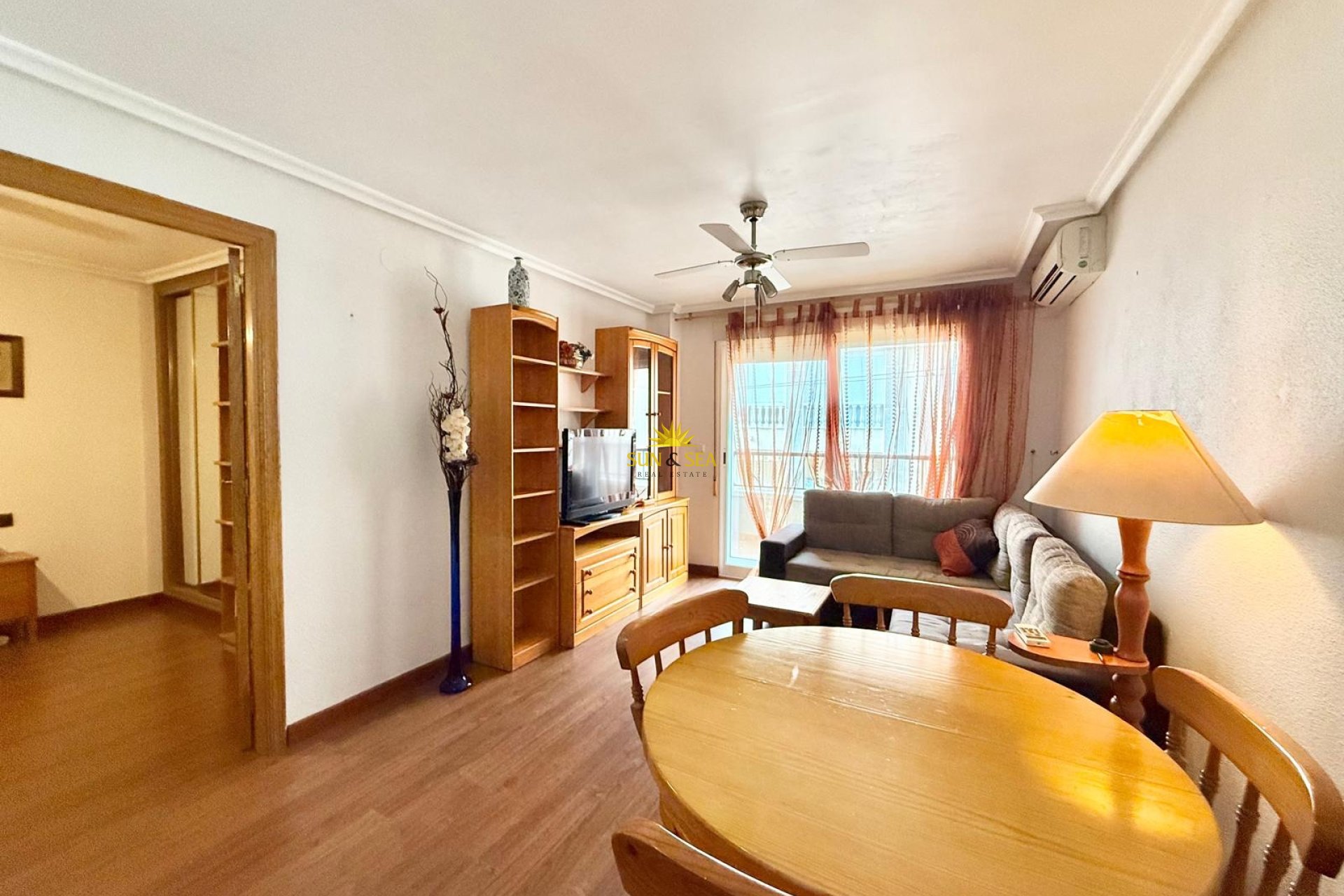 Resale - Apartment - Torrevieja - Playa del Acequión