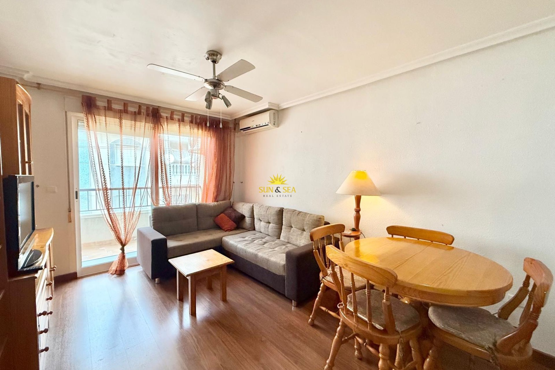 Resale - Apartment - Torrevieja - Playa del Acequión