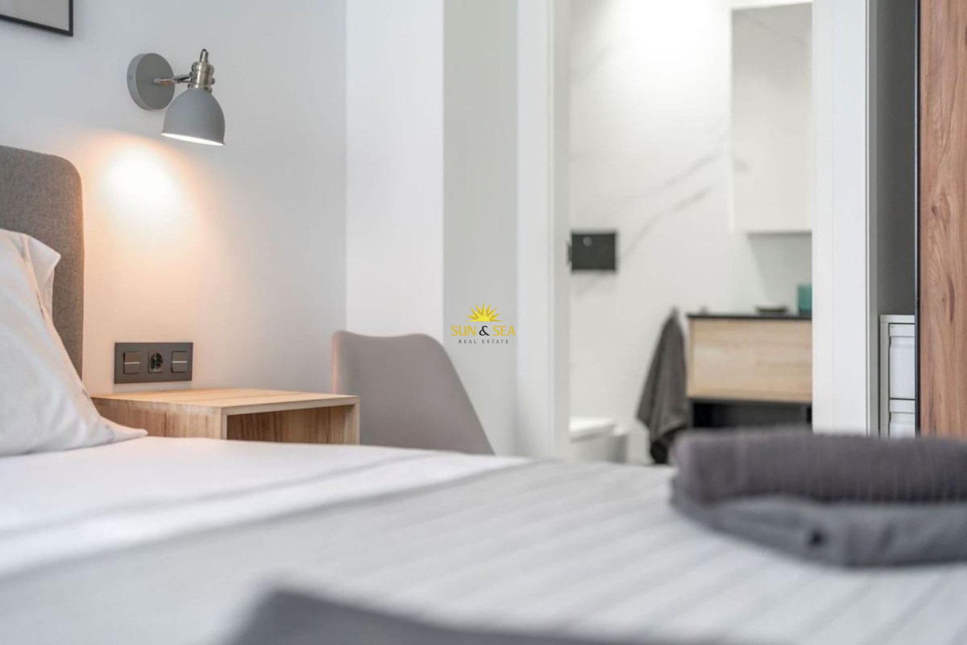 Resale - Apartment - Torrevieja - Puerto de Torrevieja