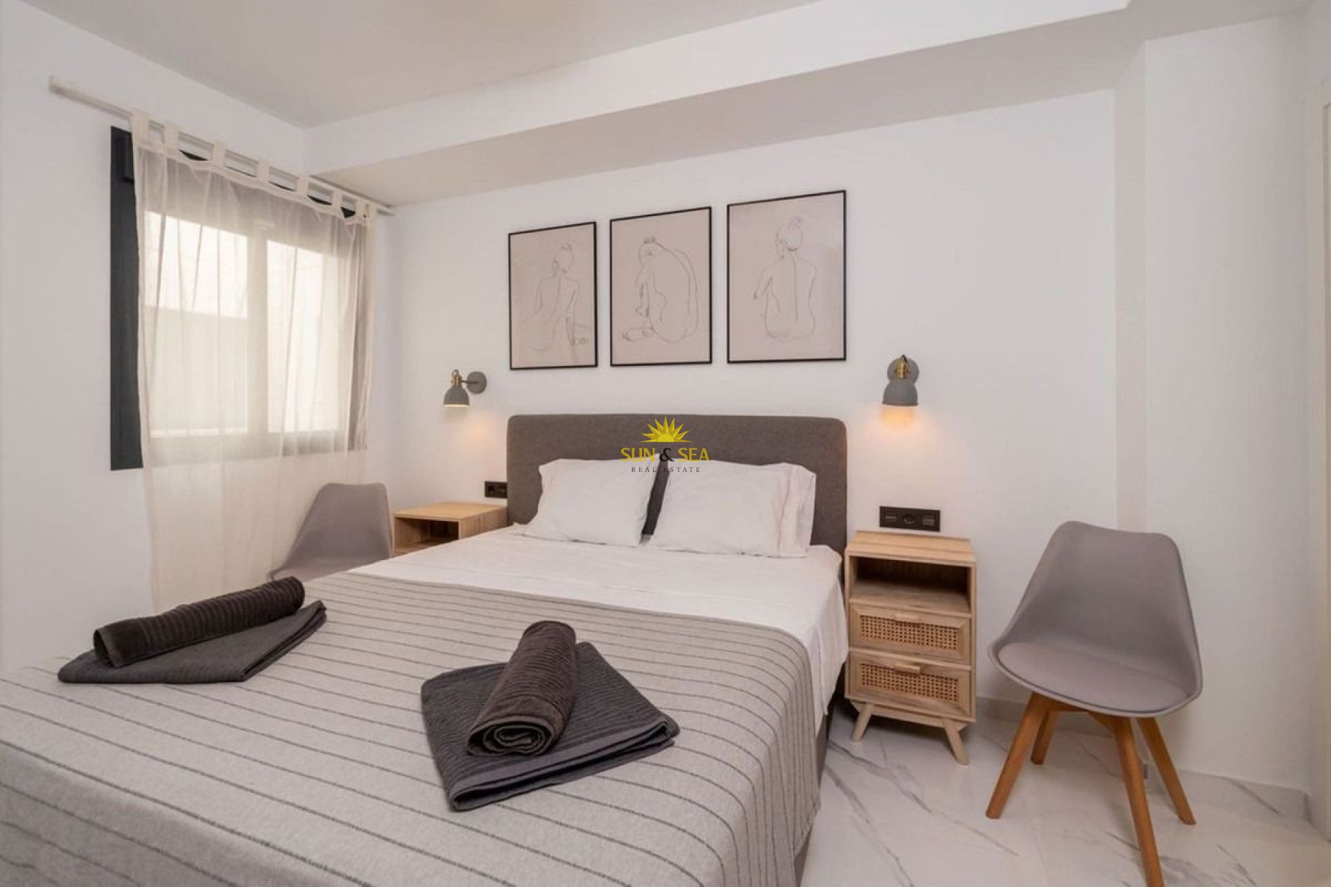 Resale - Apartment - Torrevieja - Puerto de Torrevieja