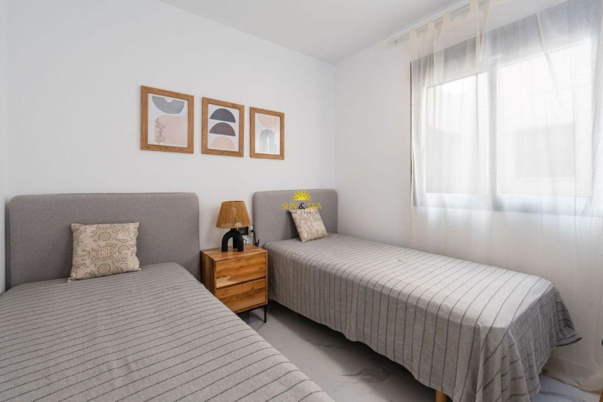 Resale - Apartment - Torrevieja - Puerto de Torrevieja
