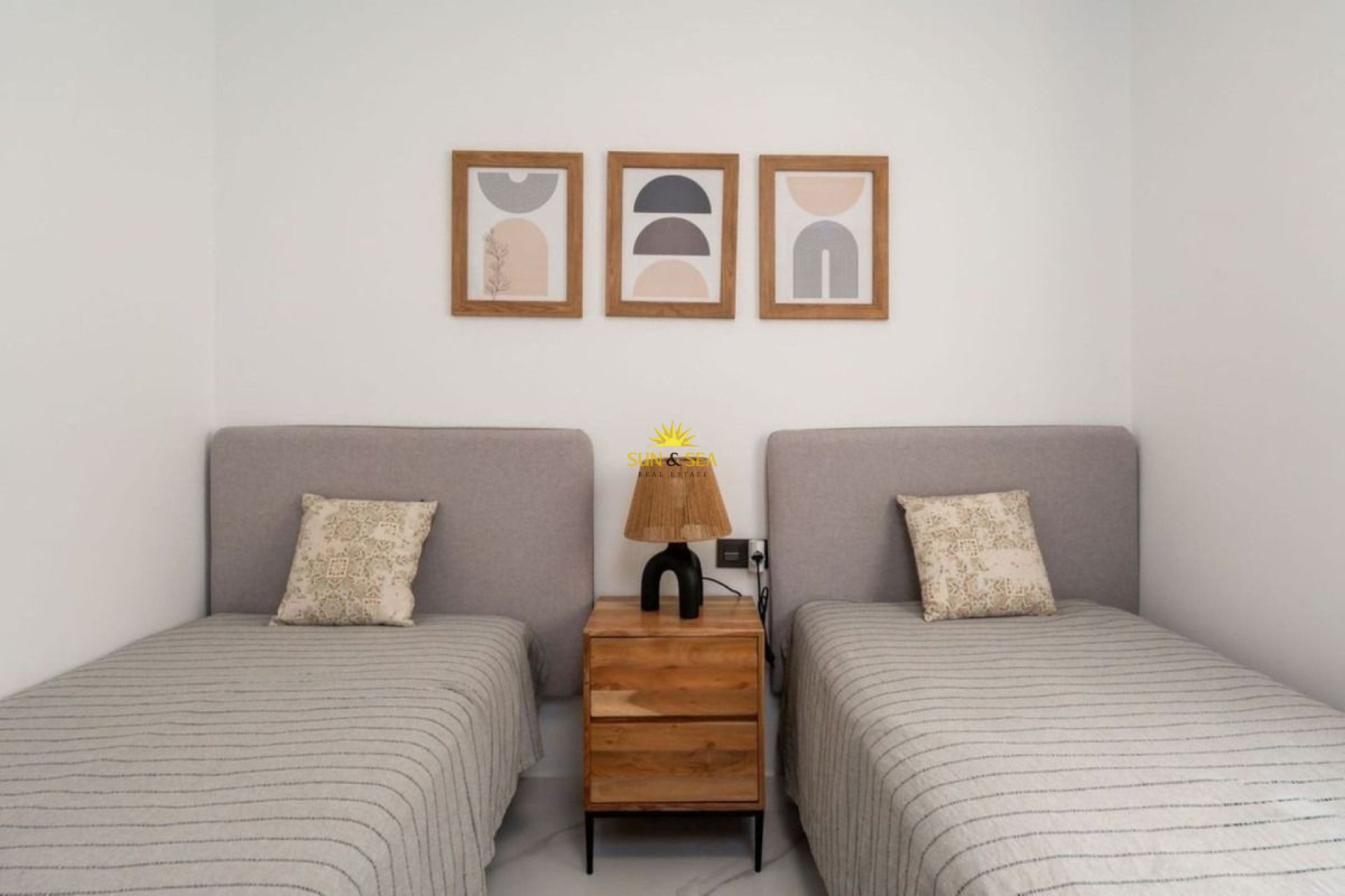 Resale - Apartment - Torrevieja - Puerto de Torrevieja