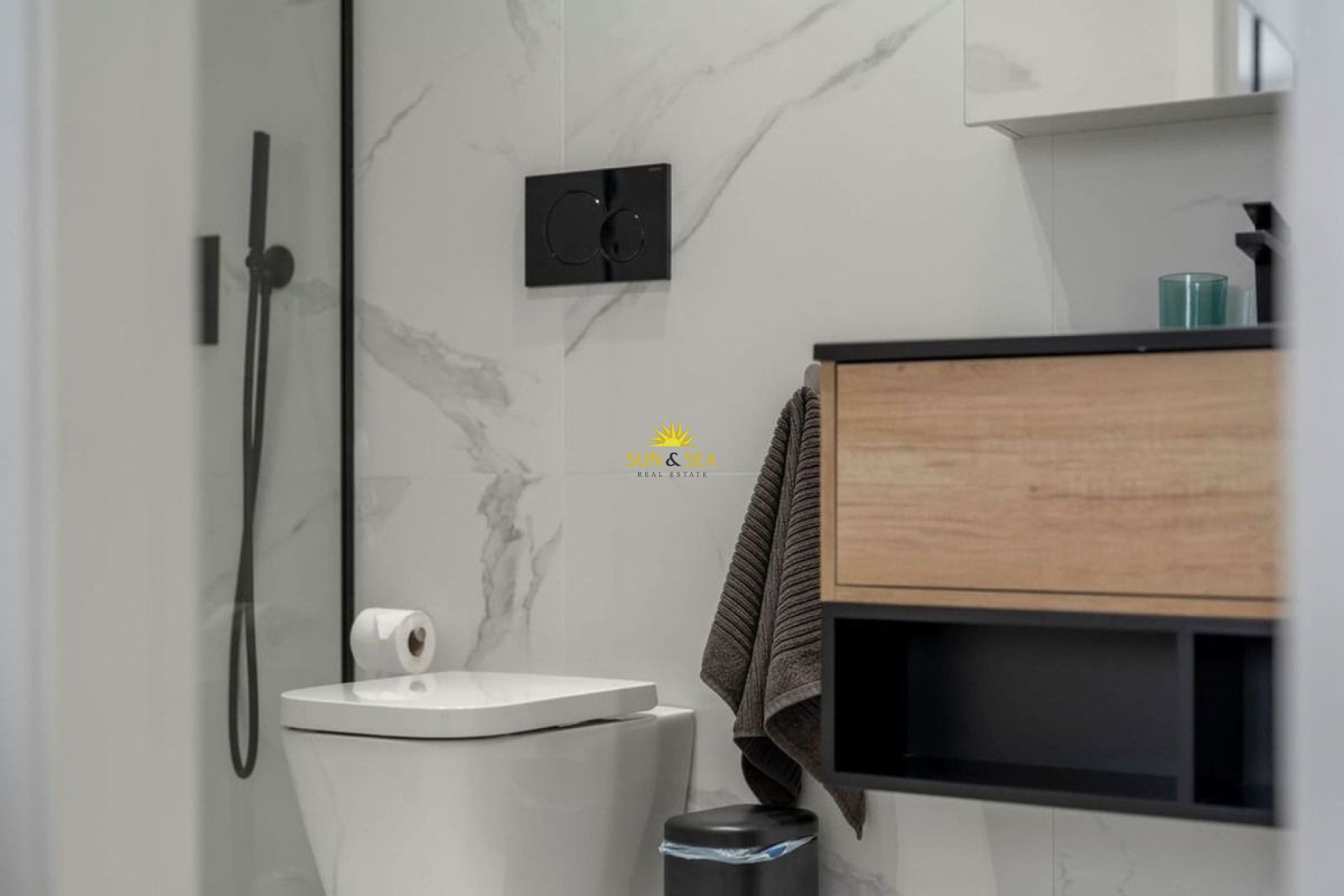 Resale - Apartment - Torrevieja - Puerto de Torrevieja