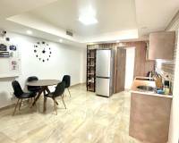 Resale - Apartment - Torrevieja - Puerto de Torrevieja