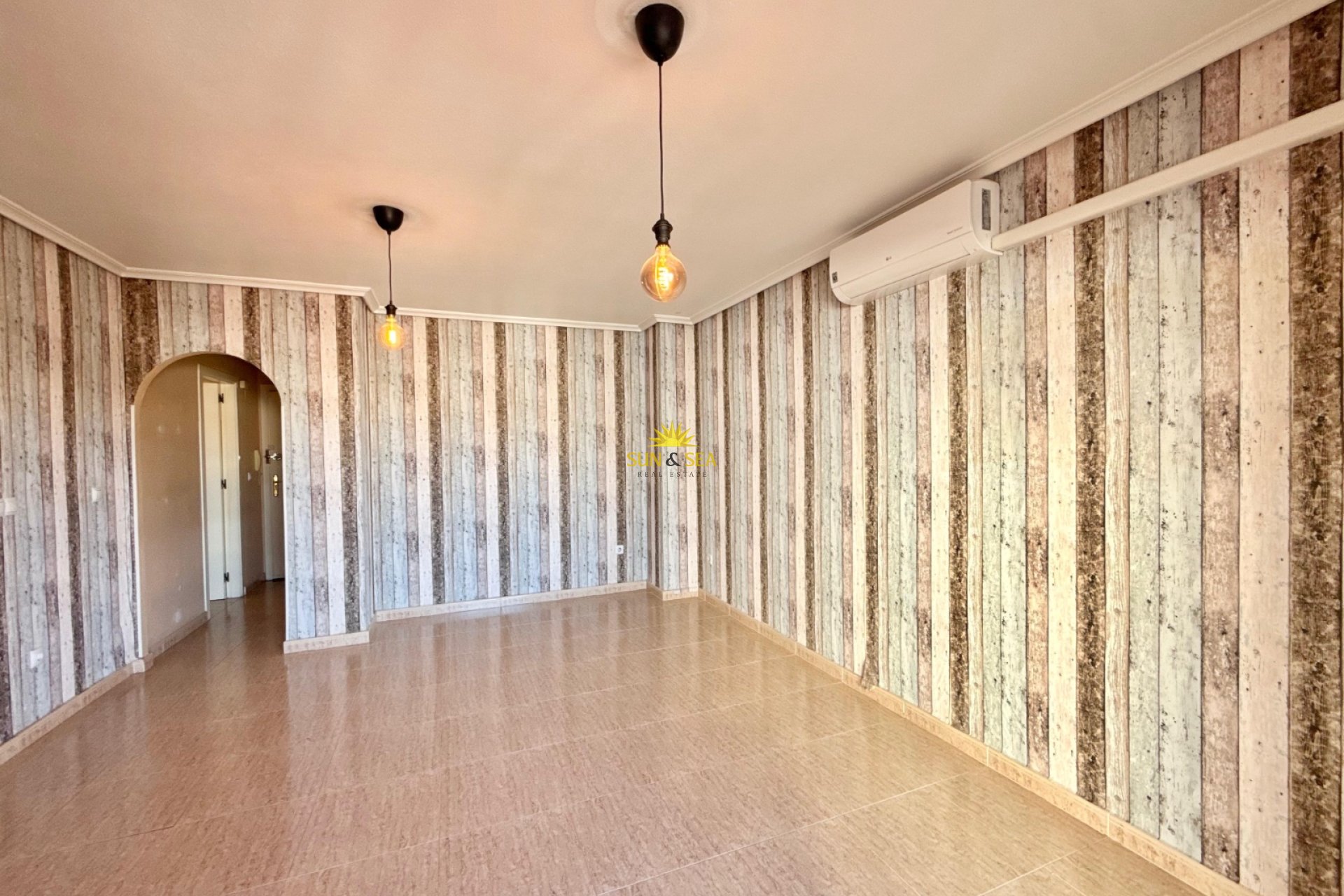 Resale - Apartment - Torrevieja - torrevieja