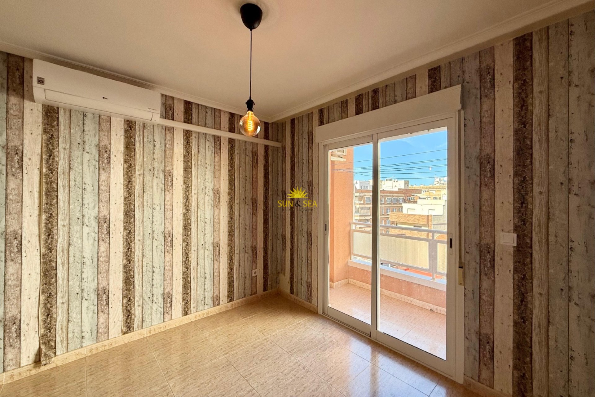 Resale - Apartment - Torrevieja - torrevieja