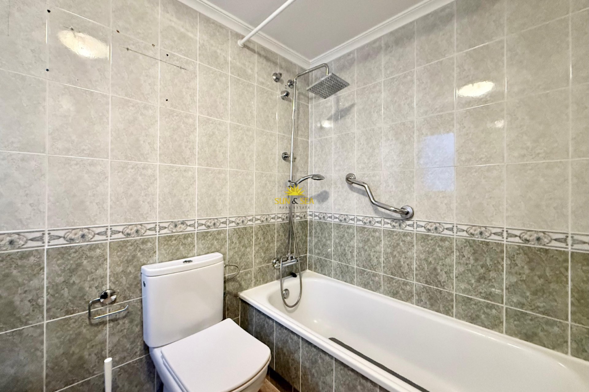 Resale - Apartment - Torrevieja - torrevieja