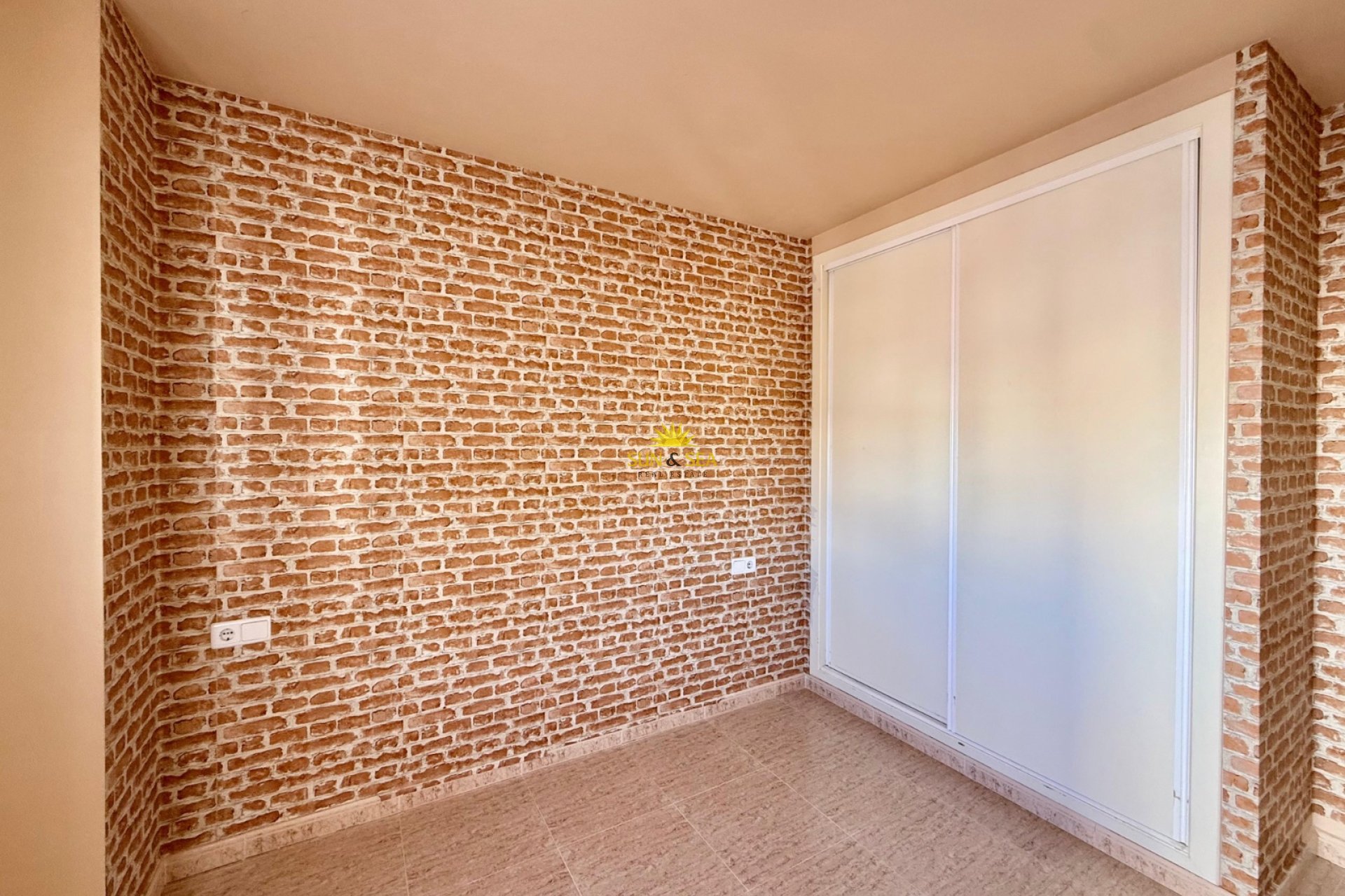 Resale - Apartment - Torrevieja - torrevieja