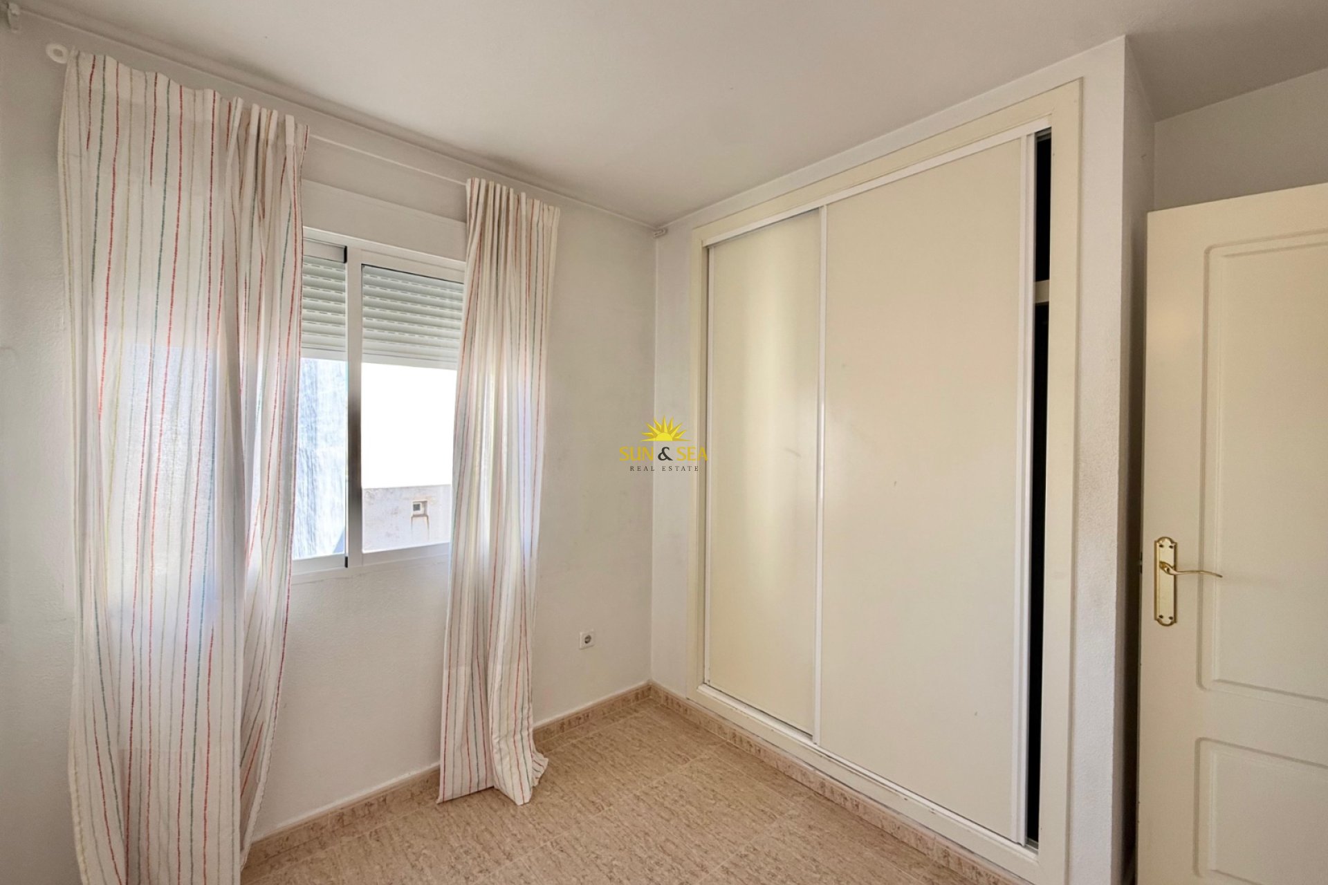 Resale - Apartment - Torrevieja - torrevieja