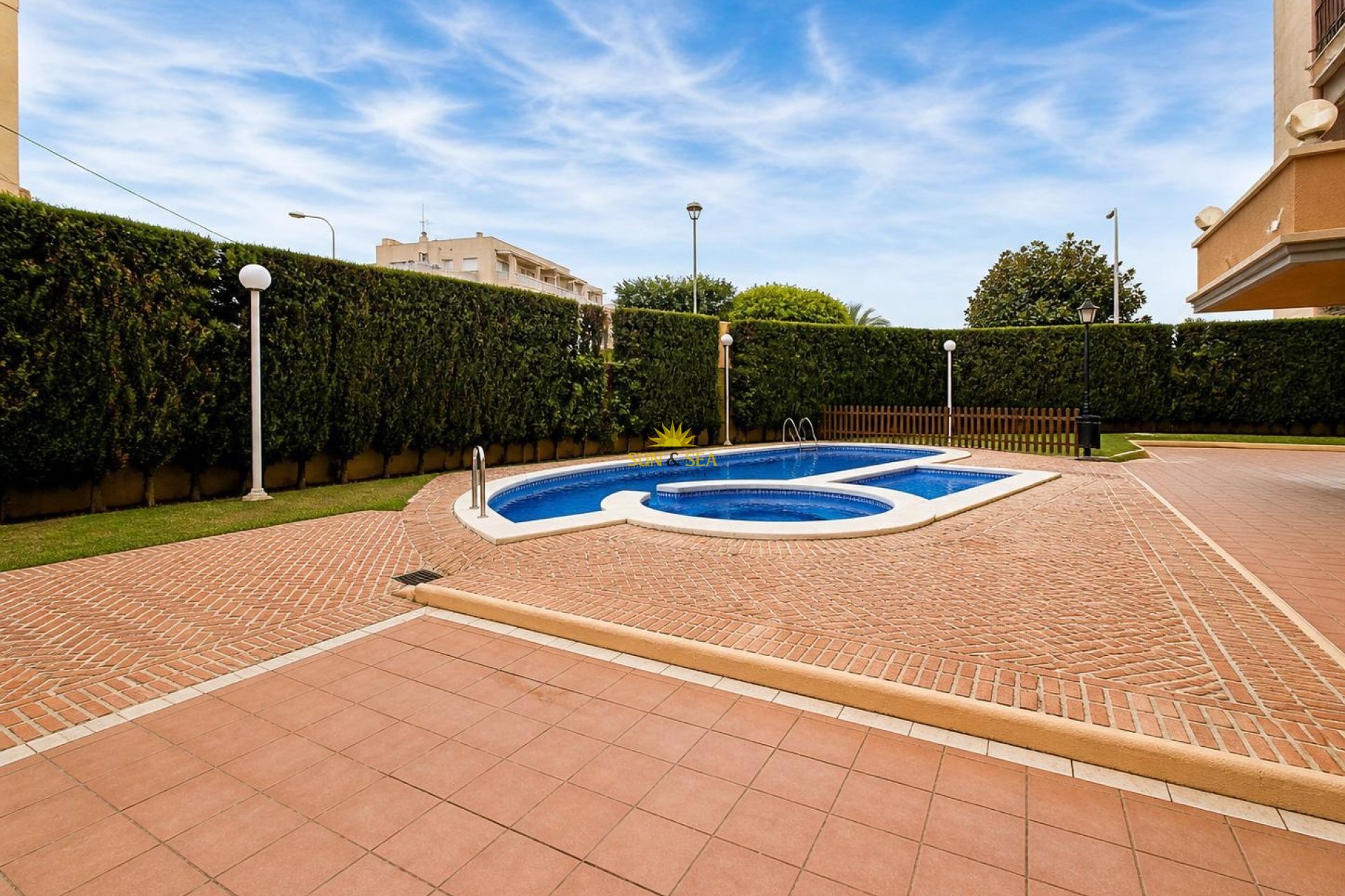 Resale - Apartment - Torrevieja - torrevieja
