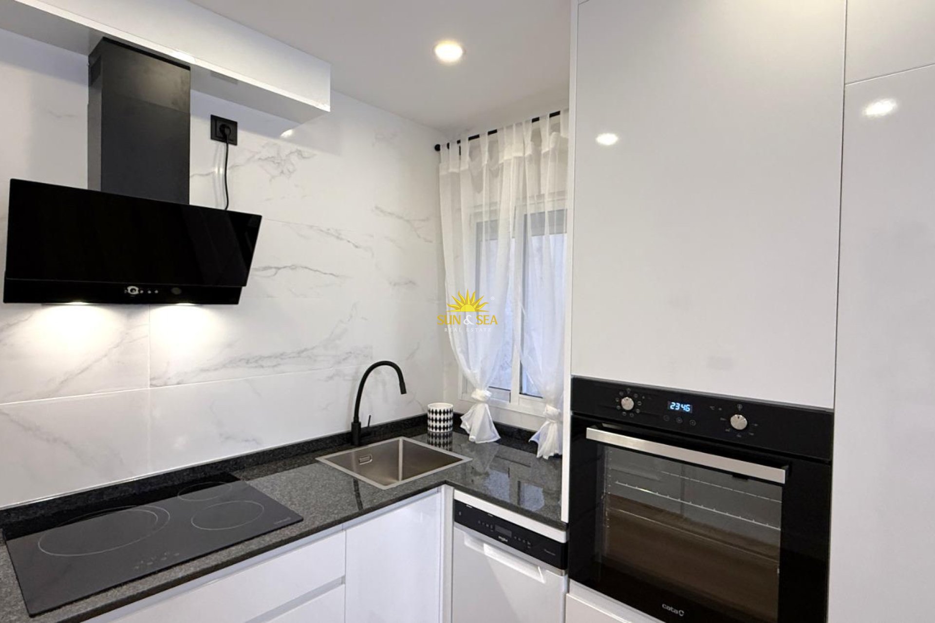 Resale - Apartment - Torrevieja - torrevieja