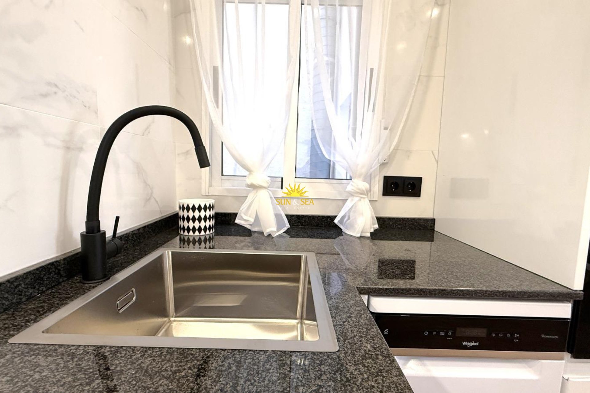 Resale - Apartment - Torrevieja - torrevieja