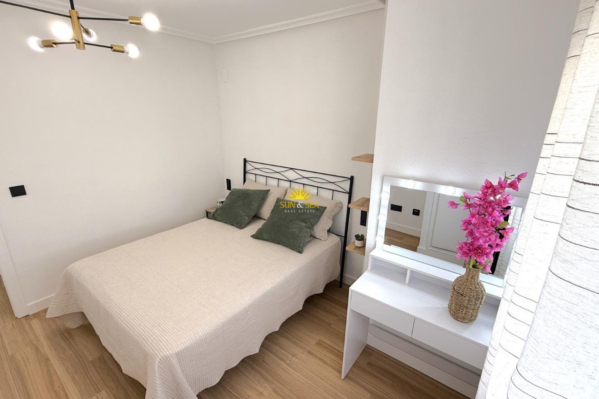 Resale - Apartment - Torrevieja - torrevieja