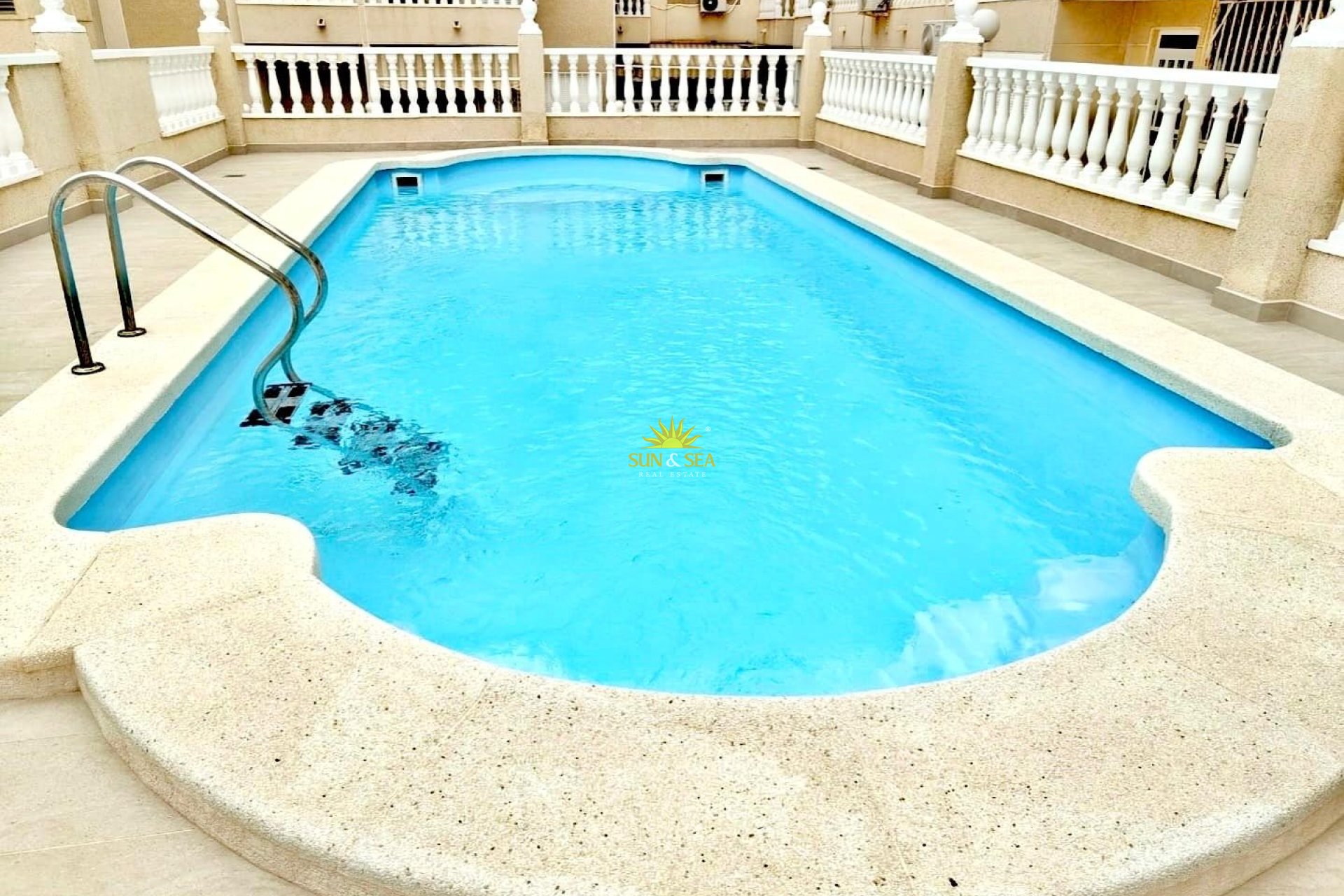 Resale - Apartment - Torrevieja - torrevieja