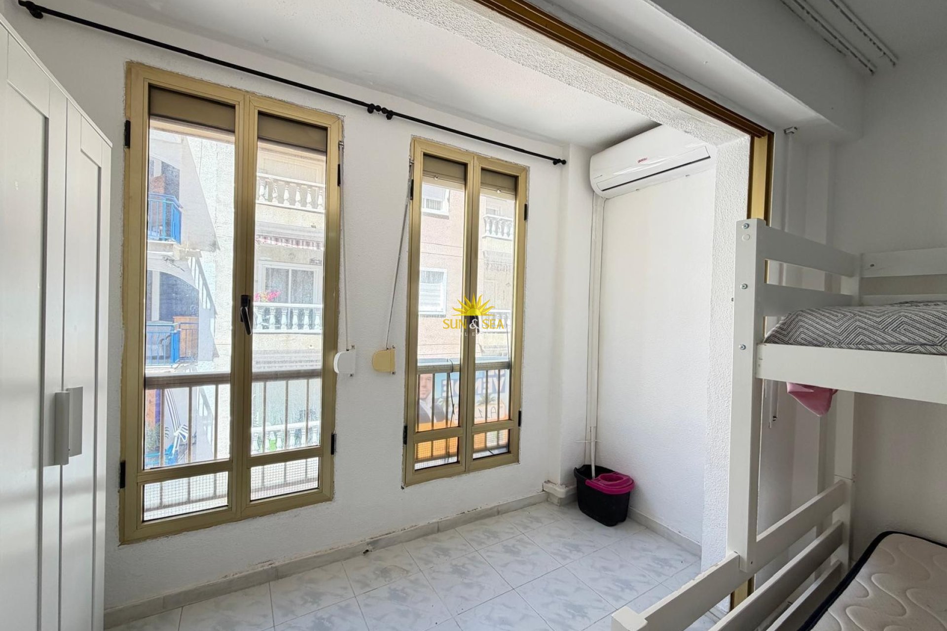 Resale - Apartment - Torrevieja - torrevieja