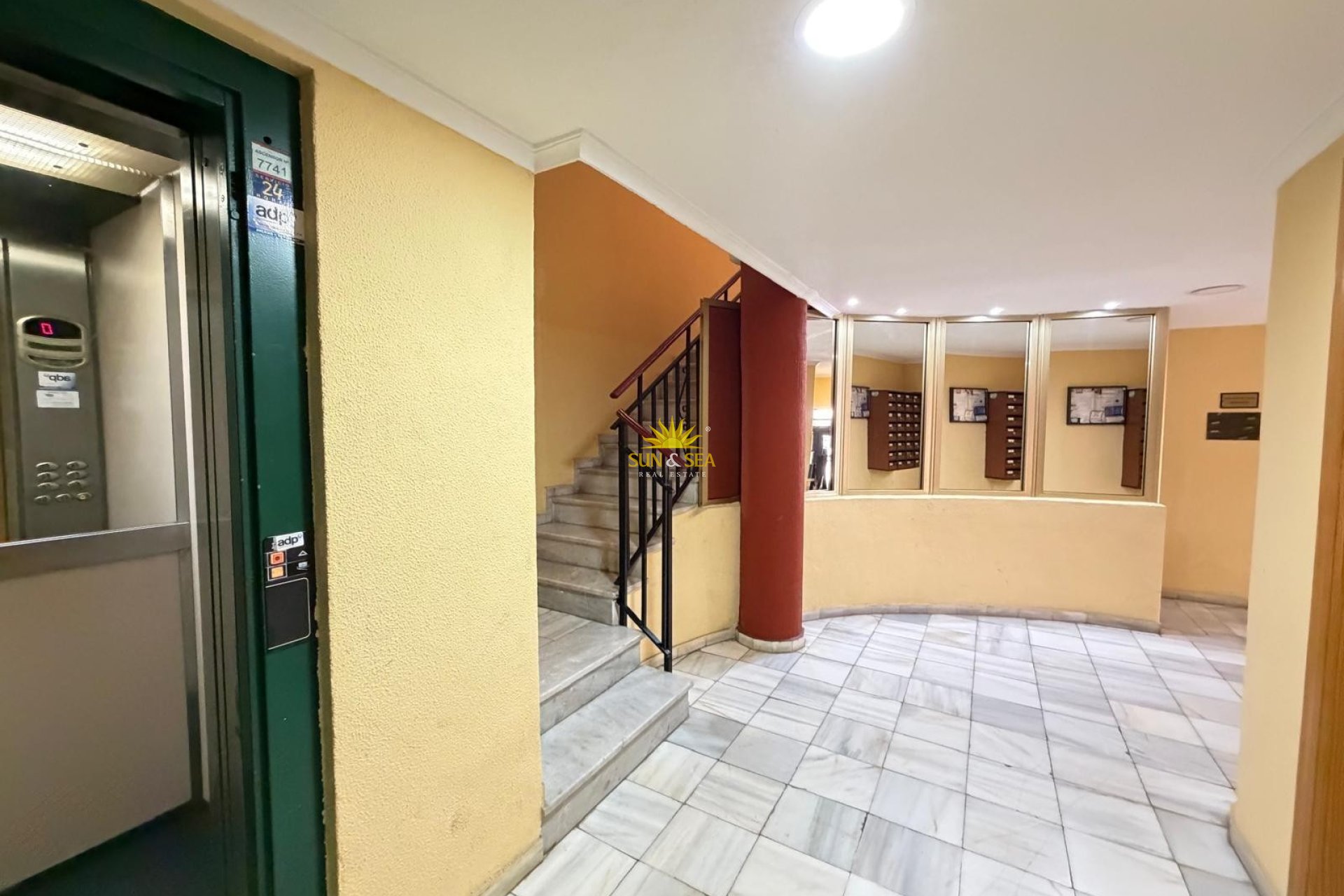 Resale - Apartment - Torrevieja - torrevieja