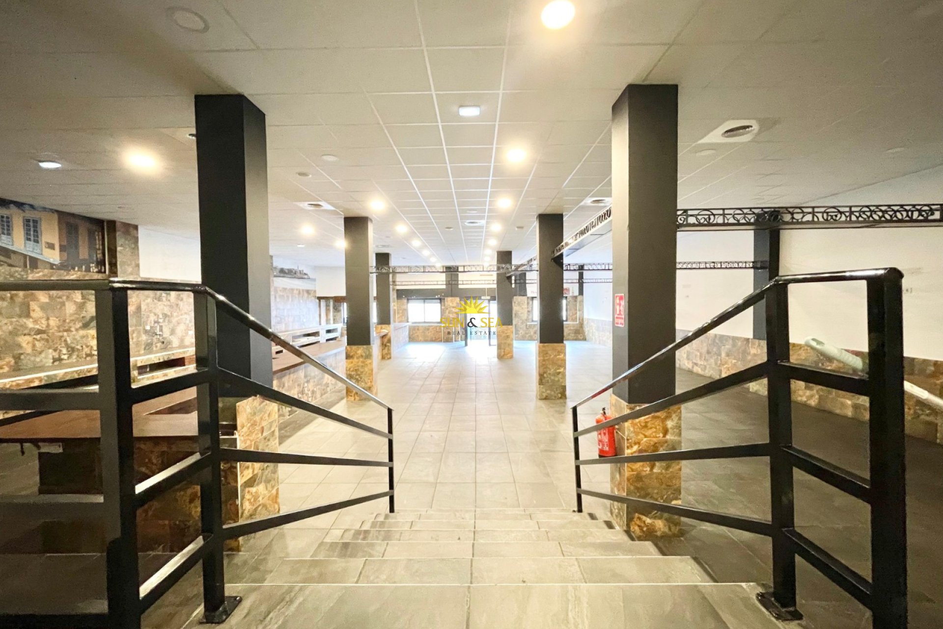 Resale - Commercial - Torrevieja - Playa del Cura