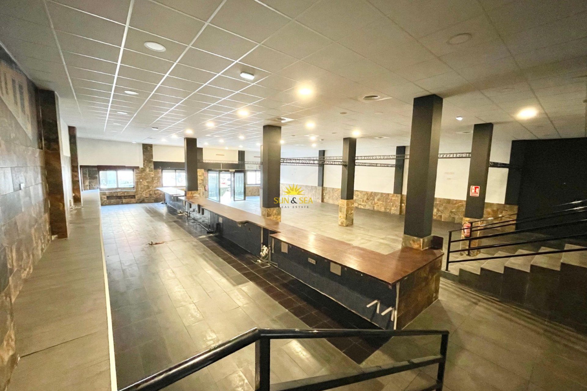 Resale - Commercial - Torrevieja - Playa del Cura