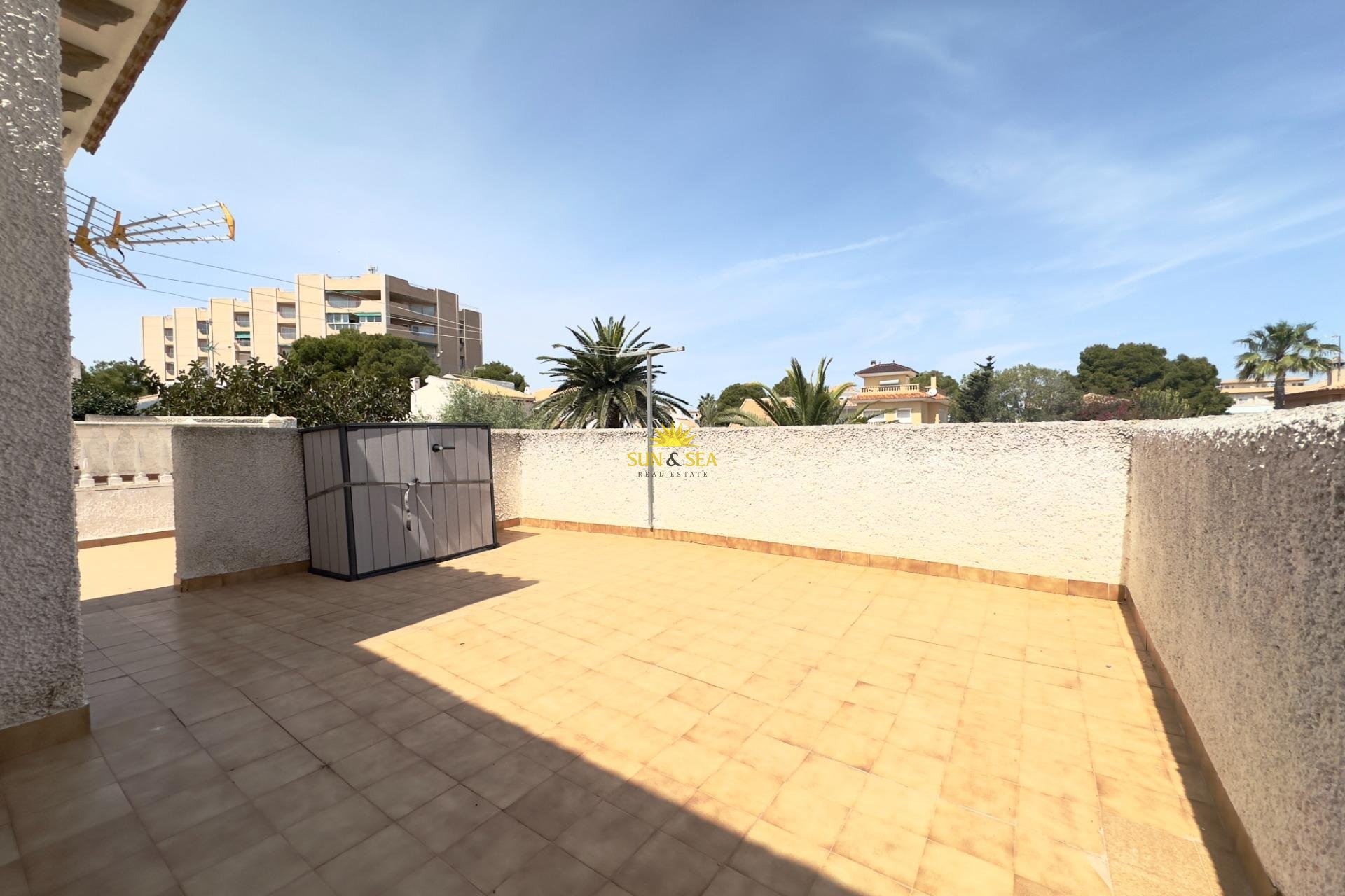 Resale - Villa - Orihuela Costa - La Zenia