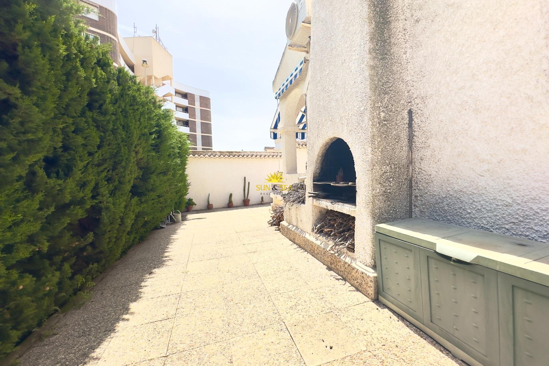 Resale - Villa - Orihuela Costa - La Zenia
