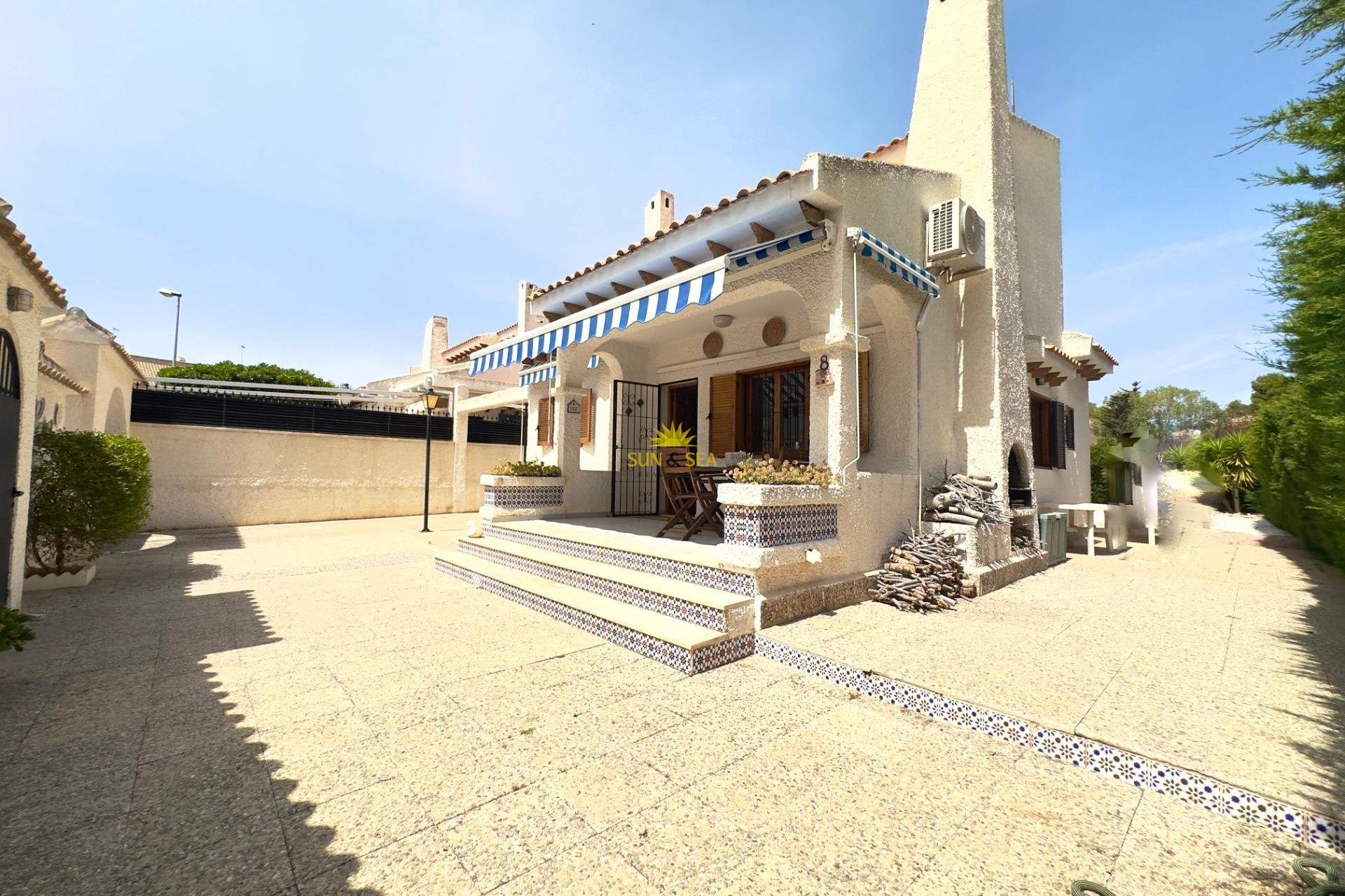 Resale - Villa - Orihuela Costa - La Zenia