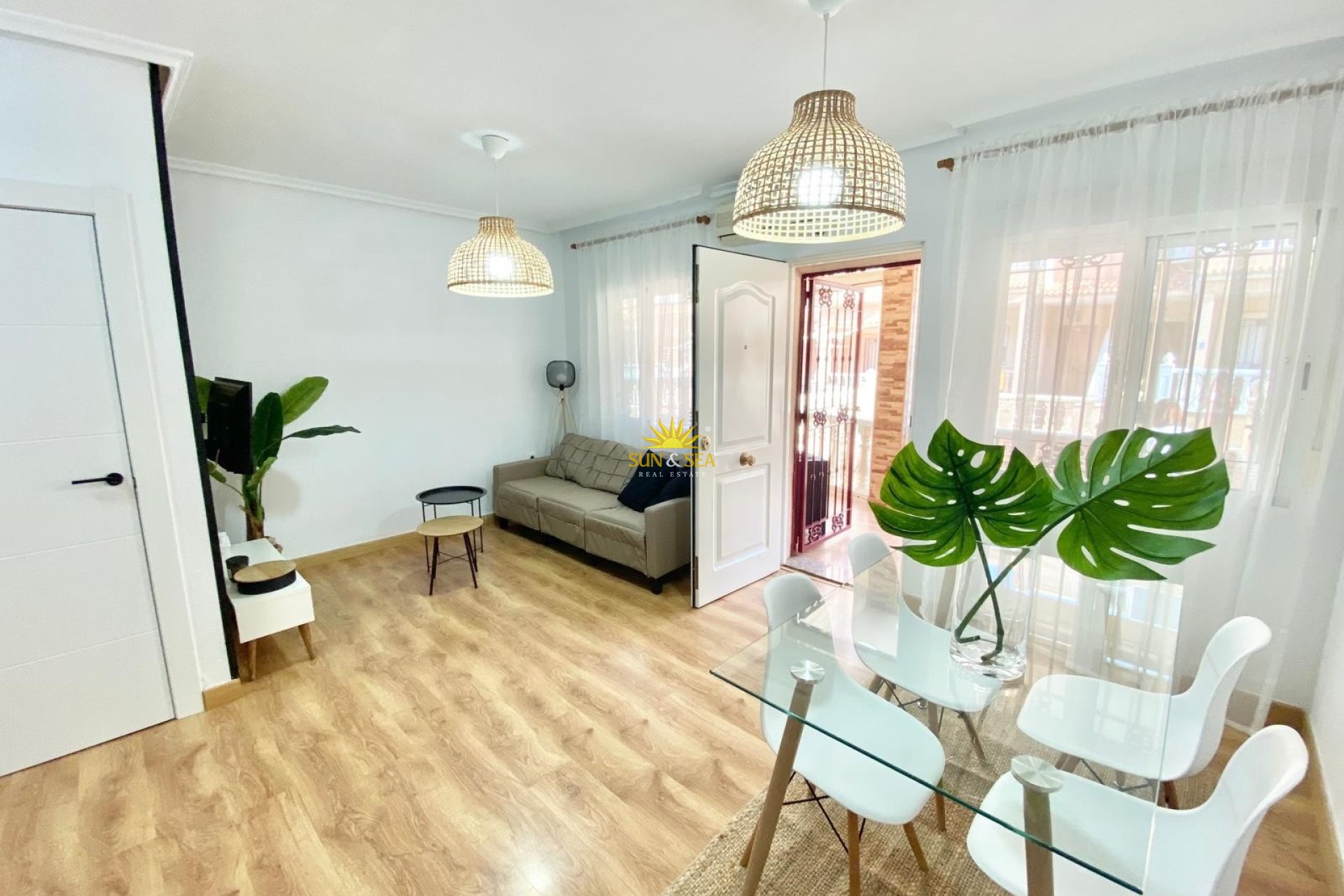 Resale - Villa - Orihuela Costa - Playa Flamenca