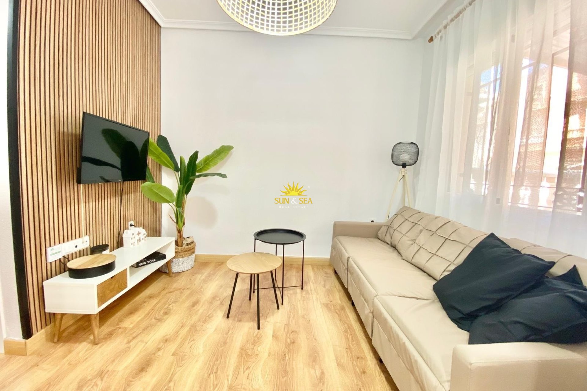 Resale - Villa - Orihuela Costa - Playa Flamenca