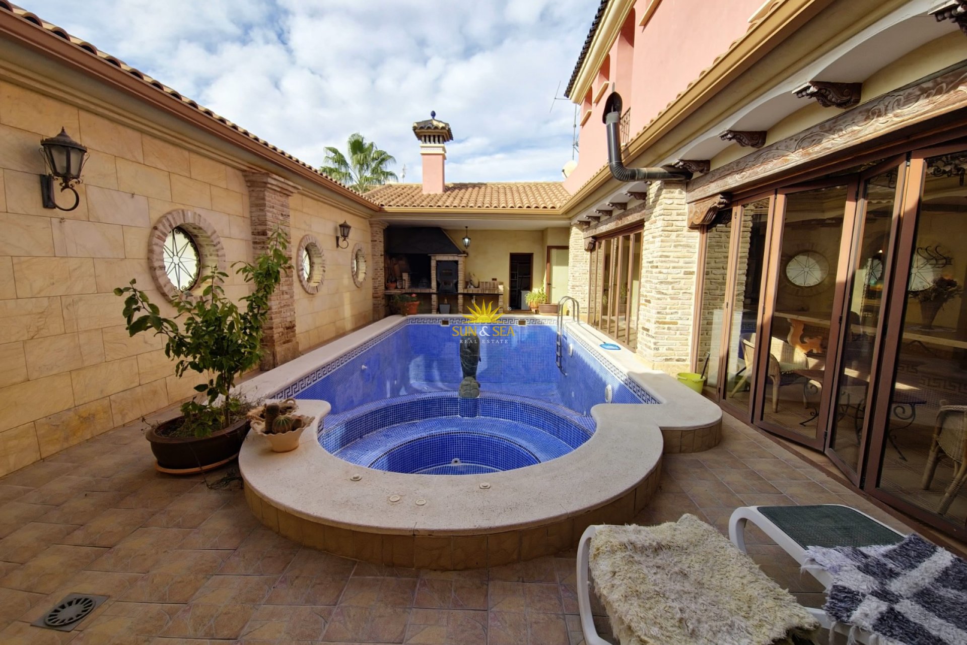 Resale - Villa - San Miguel de Salinas